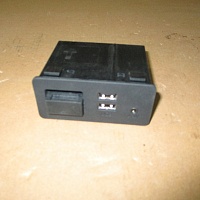 Разъем (AUX, USB, SD CARD)